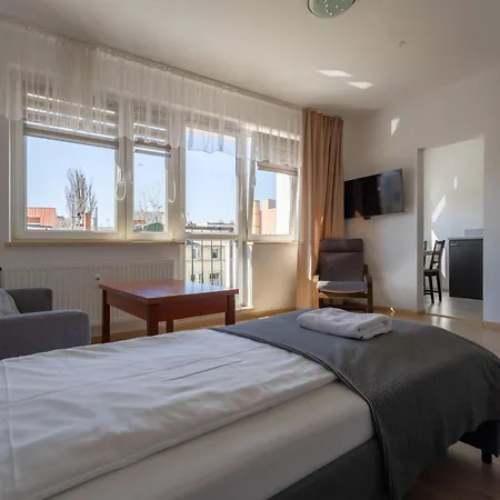 A Comfortable 600 M From The Practical Interiors For 3 People By Renters 아파트 소포트