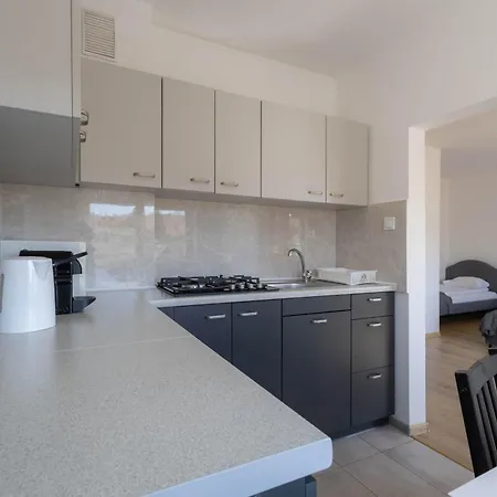 A Comfortable 600 M From The Practical Interiors For 3 People By Renters *