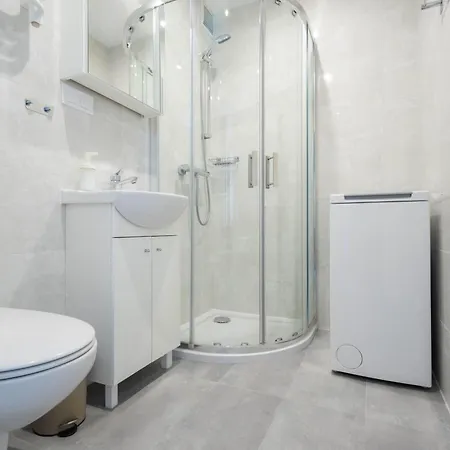 A Comfortable 600 M From The Practical Interiors For 3 People By Renters